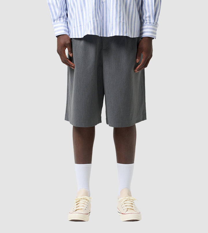 Pleated Shorts Grey
